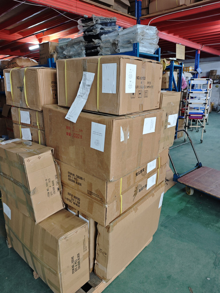 Pallet consolidado en depósito de China — caso jaulas